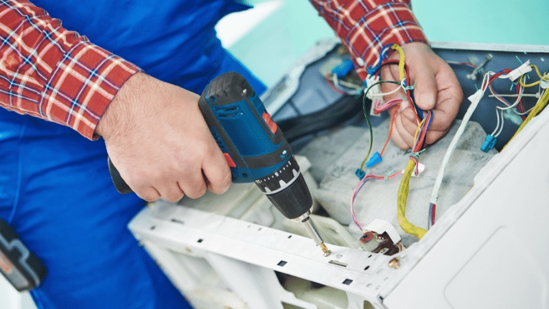 İzmir Daikin Daikin çamaşır makinesi kart tamiri – Su almama arızası orijinal parça ile giderildi. - Teknik servis örneği